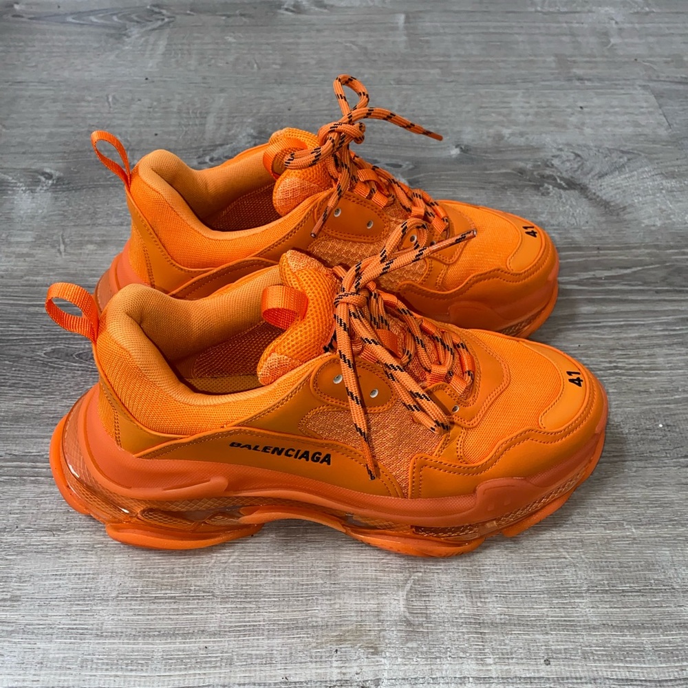 Balenciaga “Triple S”